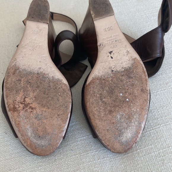 Valentino✨ Vintage Brown Bow Wedges - Picture 5 of 9
